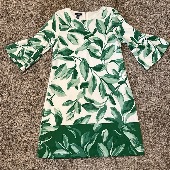 Alfani, size 10.  Green and white soft fabric.  Worn once.  Very good condition. - Picture 1 of 8